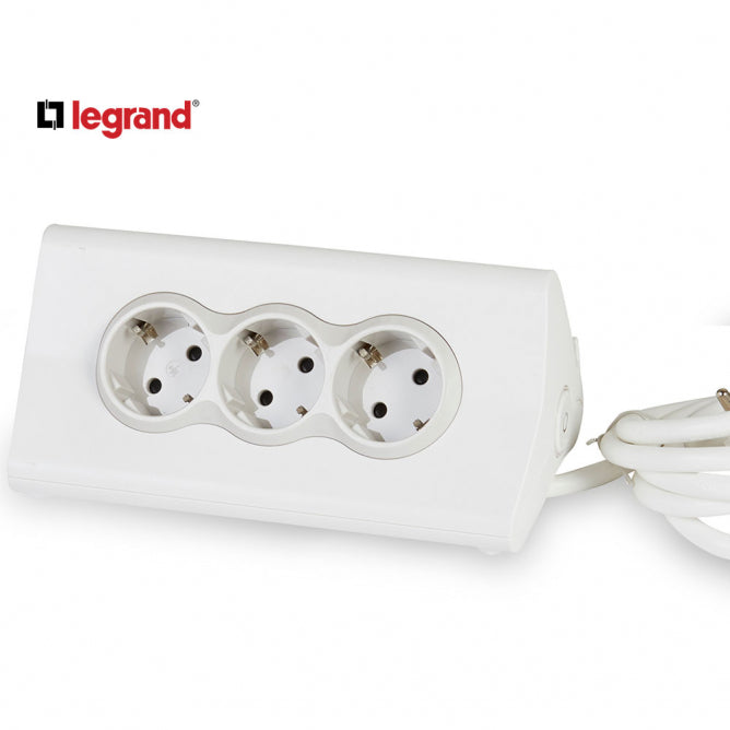 LG 694810 PRODUZNI BLOK 3X2P+E 2XUSB-A + OSIG 1.5M (BELA/S.SIVA)